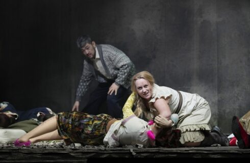 Leoš Janáček: Příhody lišky Bystroušky – Adam Kim, Carina Tybjerg Madsen, Landestheater Linz – Musiktheater, 2025 (zdroj Landestheater Linz, foto Reinhard Winkler)