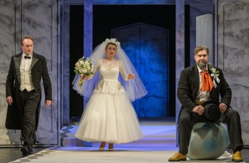 Nino Rota: Florentský slaměný klobouk, Národní divadlo moravskoslezské – Lada Bočková, Martin Šrejma, Miloš Horák (foto Martin Popelář)
