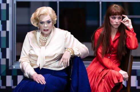 Leoš Janáček: Káťa Kabanová – Violeta Urmana, Corinne Winters, Bayerische Staatsoper, Mnichov, 2025 (zdroj Bayerische Staatsoper, foto Geoffroy Schied)