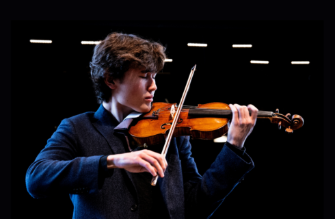 Daniel Lozakovich (foto Martin Raphaël Martiq)