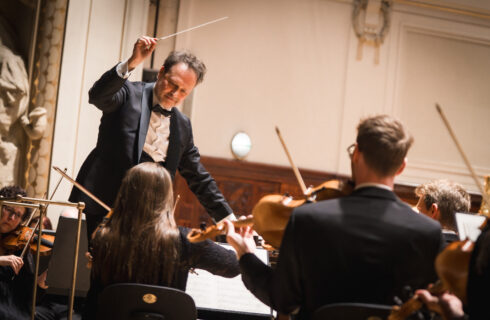 La valse & La mer, 12. června 2025, Obecní dům – Sascha Götzel, Symfonický orchestr hl. m. Prahy FOK (foto Pavla Hartmanová)
