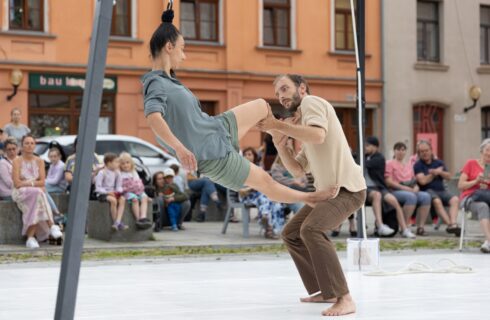 Ana Jordão a Vincent Kollar – Tělo a jiné objekty (foto Alena Češková, KoresponDance 2025, Jihlava)